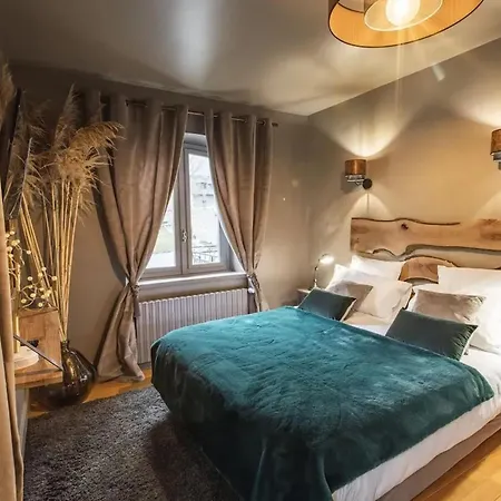 Grande Maison A Avec Cheminee